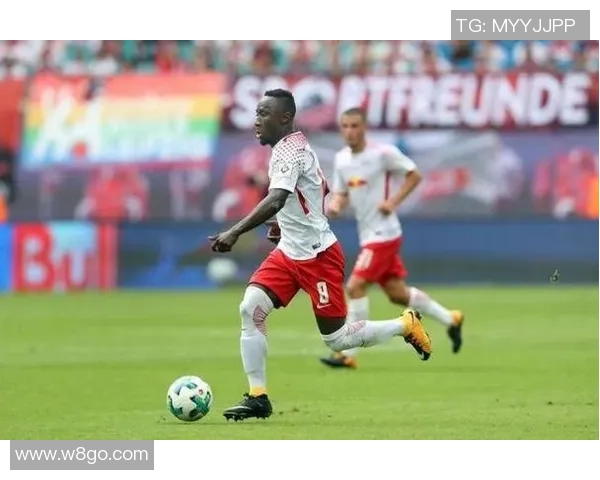 朗斯与尼奥尔历史交锋回顾及两队发展历程分析